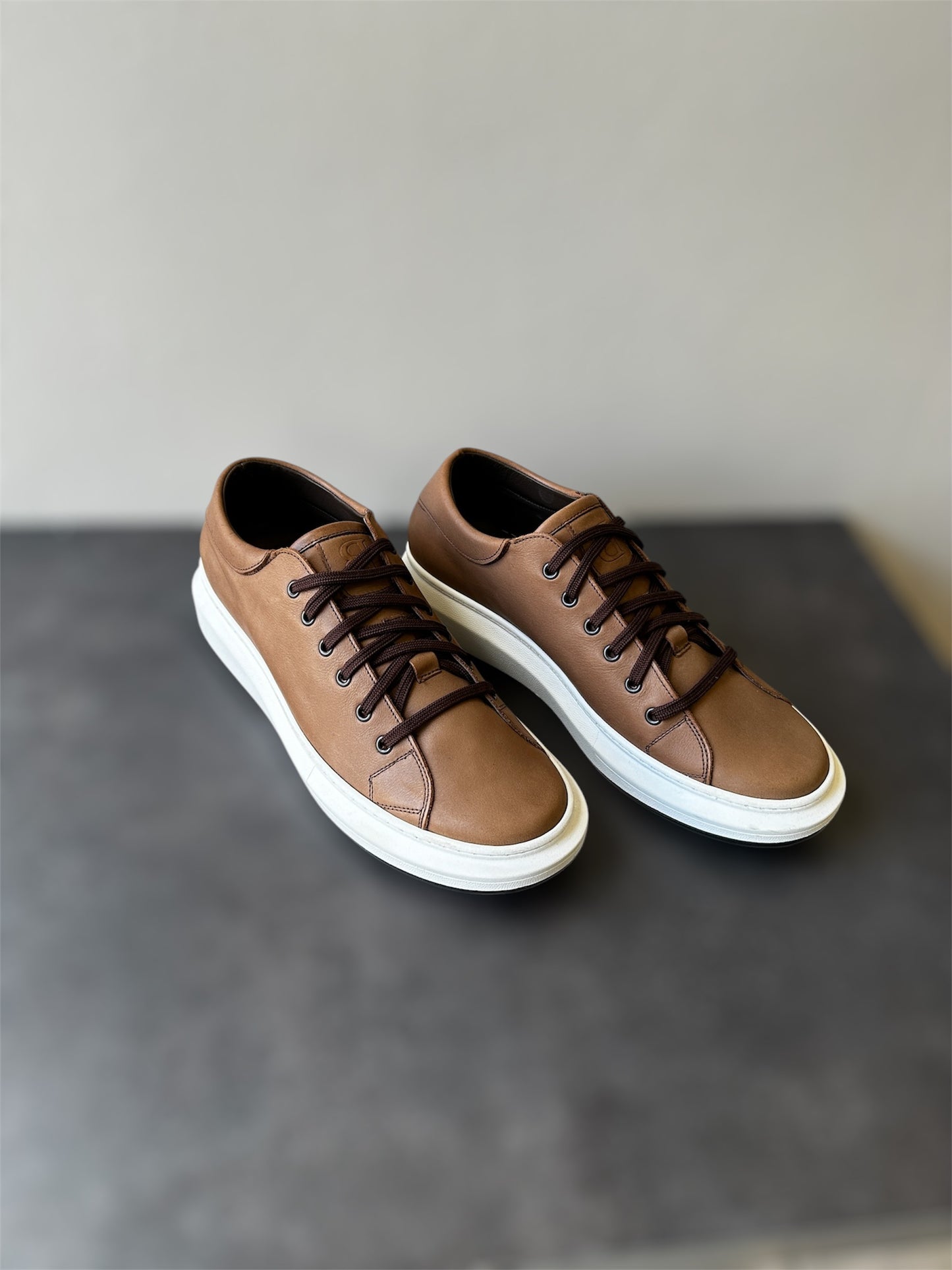 ΔΕΡΜΑΤΙΝΟ SNEAKER ΜΑΥΡΟ ΚΑΙ ΚΑΦΕ