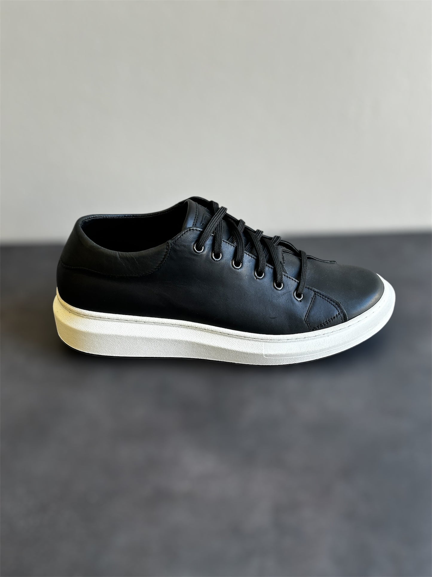 ΔΕΡΜΑΤΙΝΟ SNEAKER ΜΑΥΡΟ ΚΑΙ ΚΑΦΕ