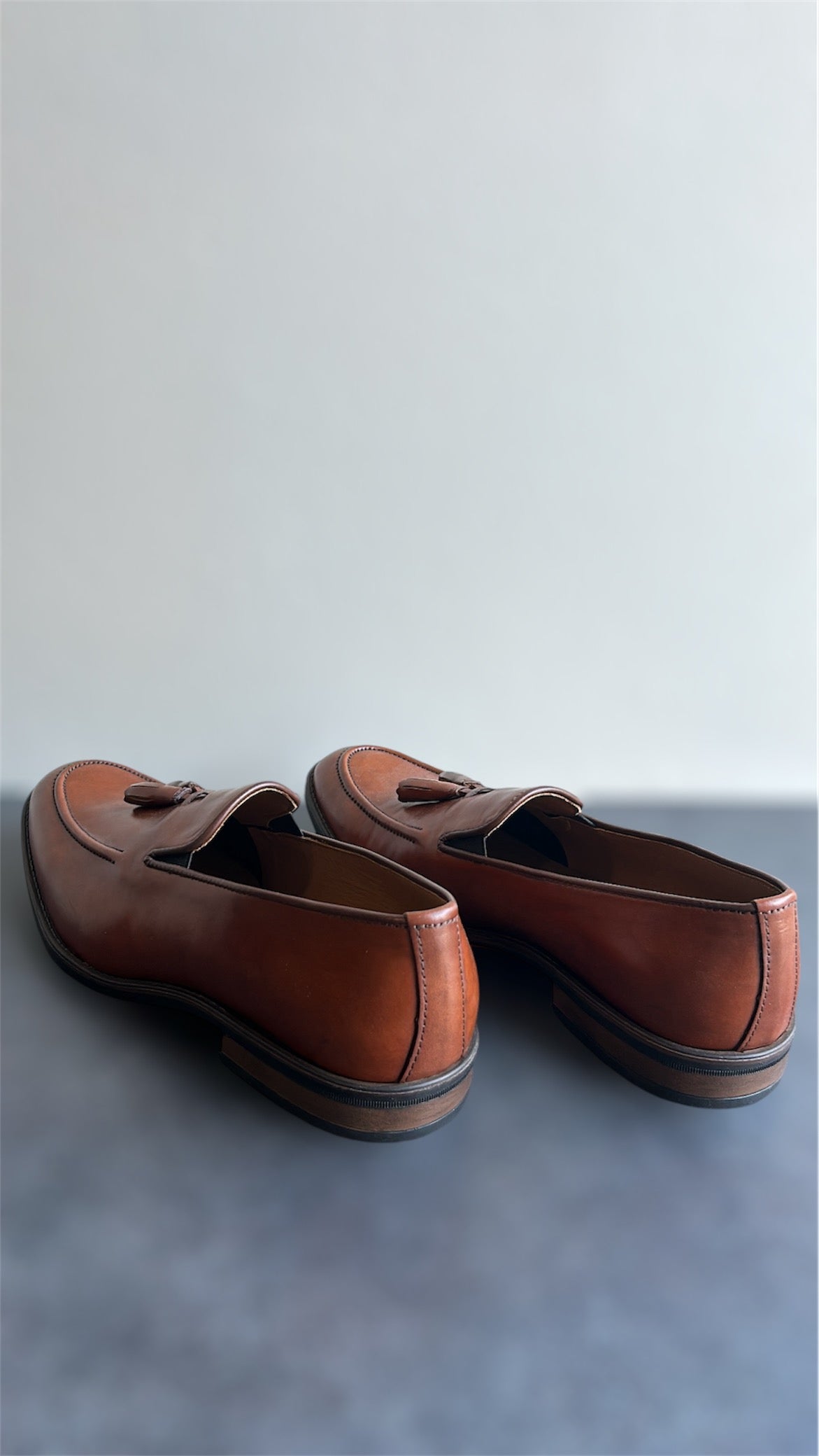 ΚΑΦΕ ΔΕΡΜΑΤΙΝΟ LOAFER ΜΕ ΦΟΥΝΤΑΚΙΑ