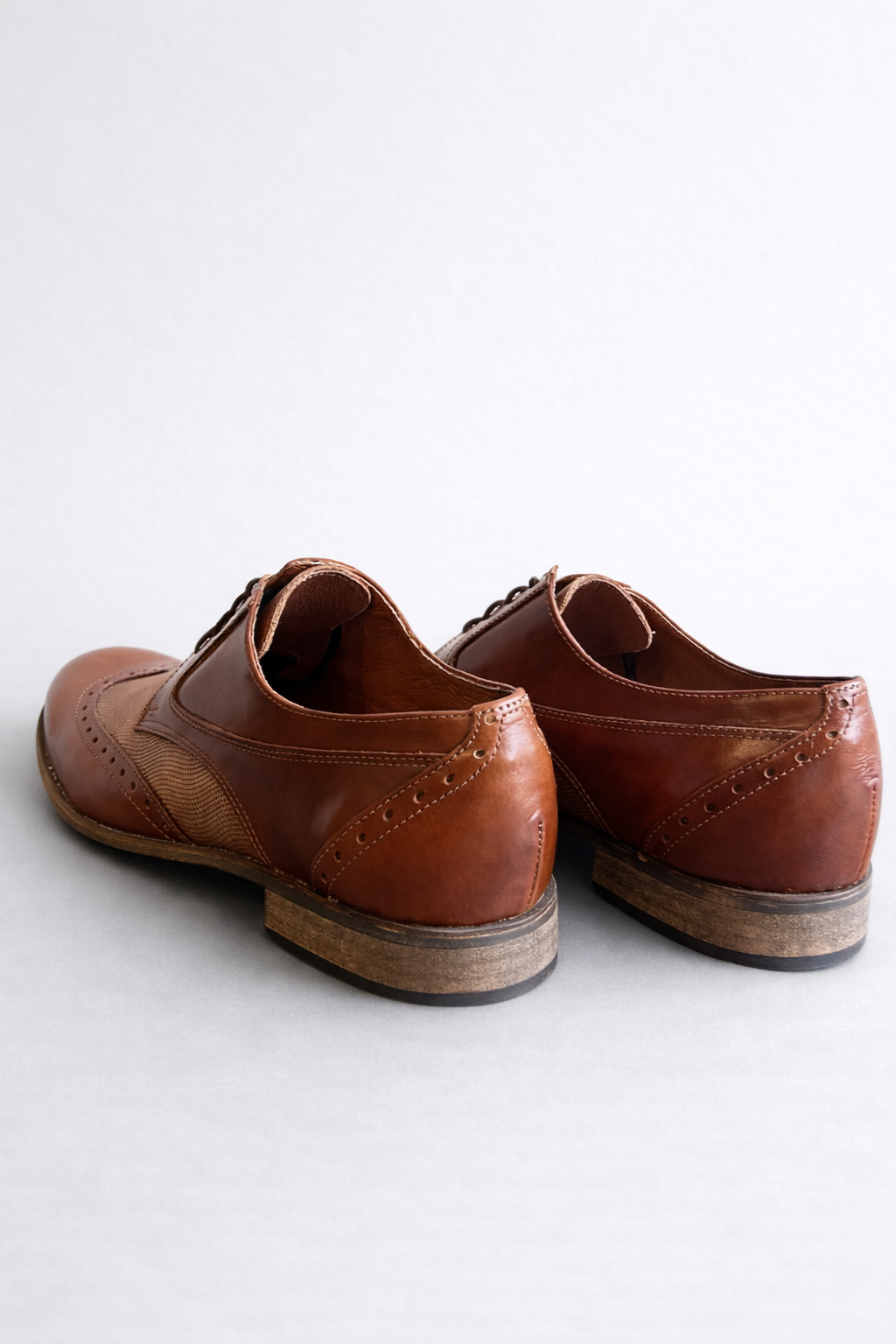 ΚΑΦΕ ΔΕΡΜΑΤΙΝΟ LACE-UP