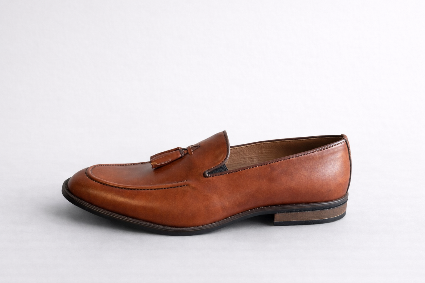 ΚΑΦΕ ΔΕΡΜΑΤΙΝΟ LOAFER ΜΕ ΦΟΥΝΤΑΚΙΑ