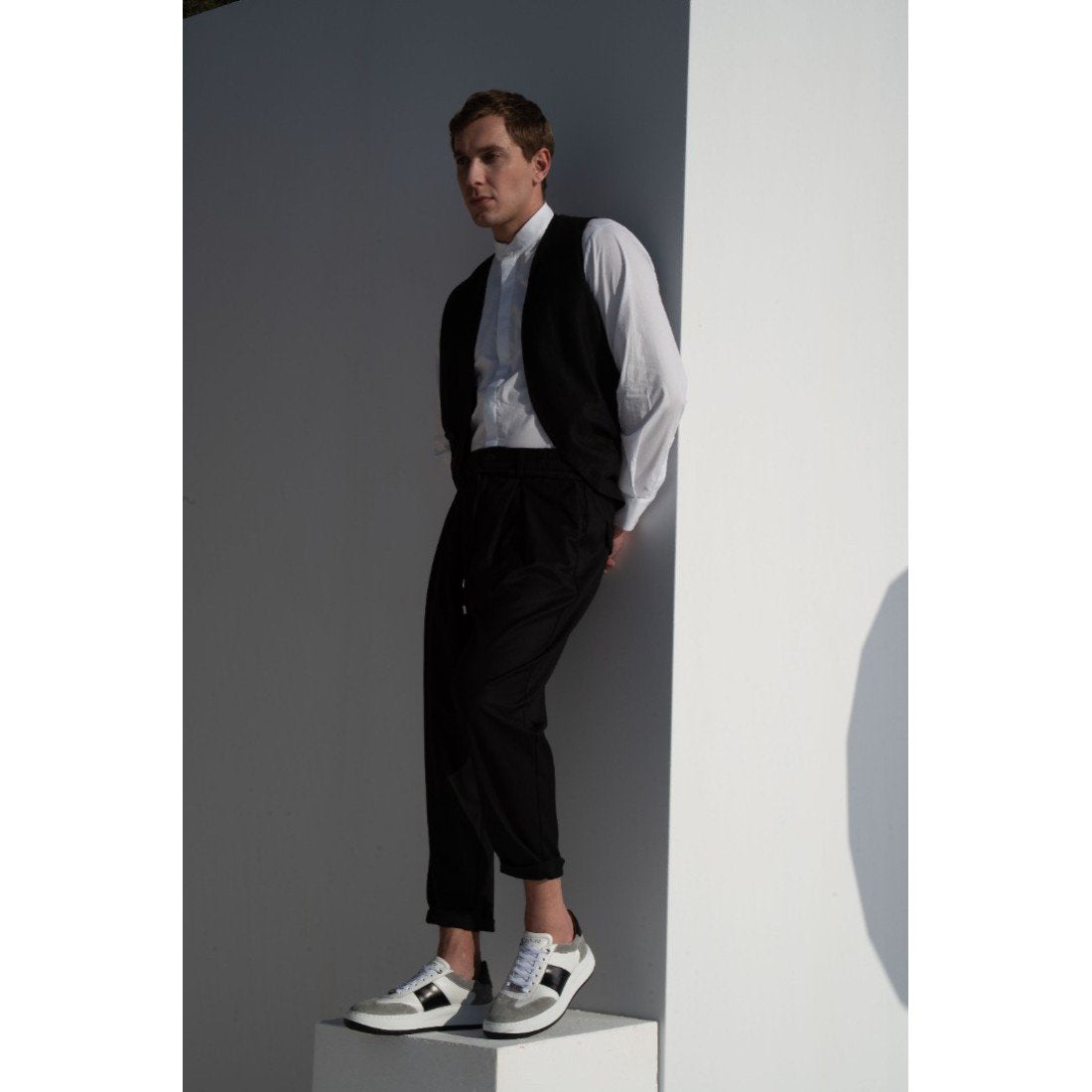 ΛΕΥΚΑ ΑΝΔΡΙΚΑ ΔΕΡΜΑΤΙΝΑ SNEAKERS -RAYMONT