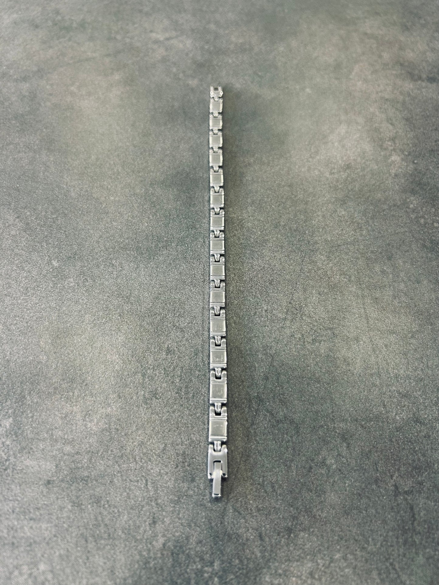 ΑΣΗΜΙ ΧΕΙΡΟΠΕΔΑ