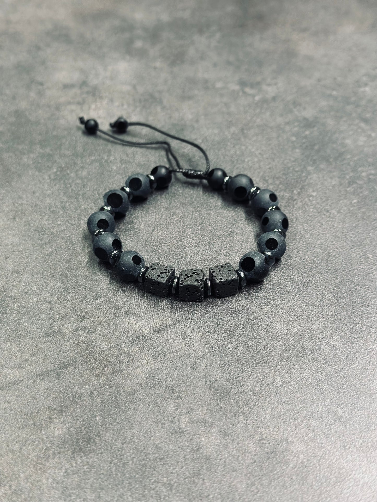 ΒΡΑΧΙΟΛΙ ΜΕ ΧΑΝΤΡΕΣ