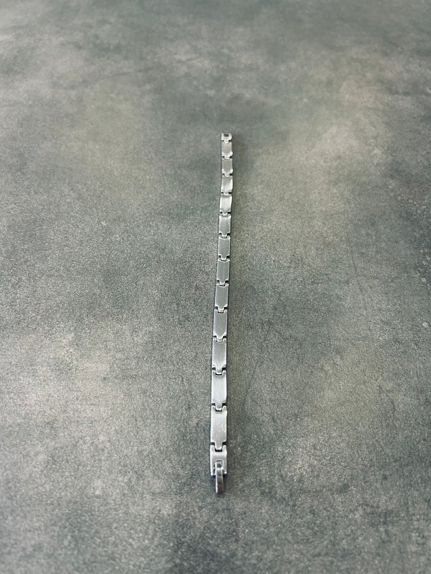 ΑΣΗΜΙ ΧΕΙΡΟΠΕΔΑ