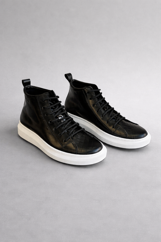 ΔΕΡΜΑΤΙΝΑ ΜΠΟΤΑΚΙΑ ΣΕ ΛΑΔΙ ΚΑΙ ΜΑΥΡΟ