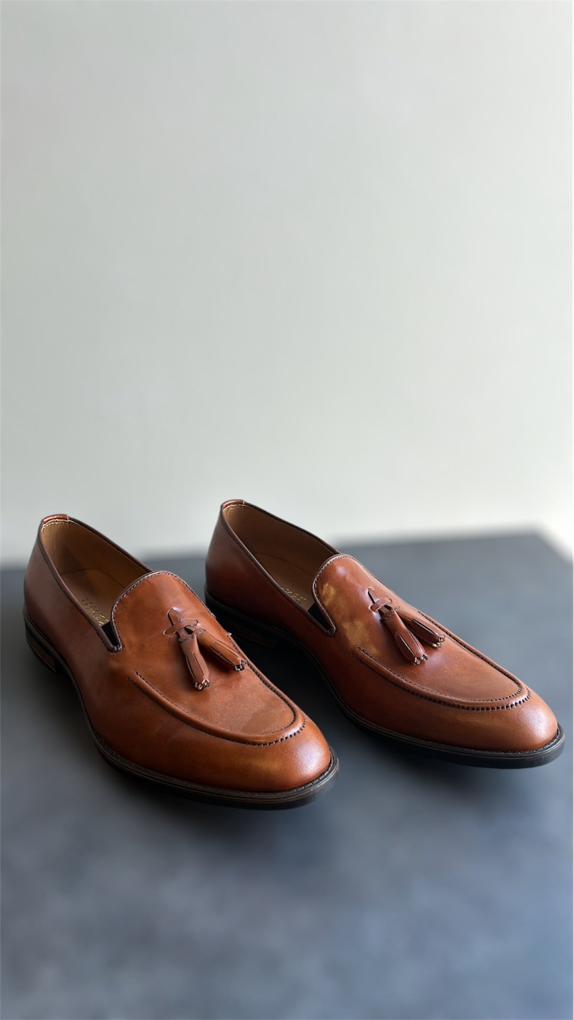 ΚΑΦΕ ΔΕΡΜΑΤΙΝΟ LOAFER ΜΕ ΦΟΥΝΤΑΚΙΑ