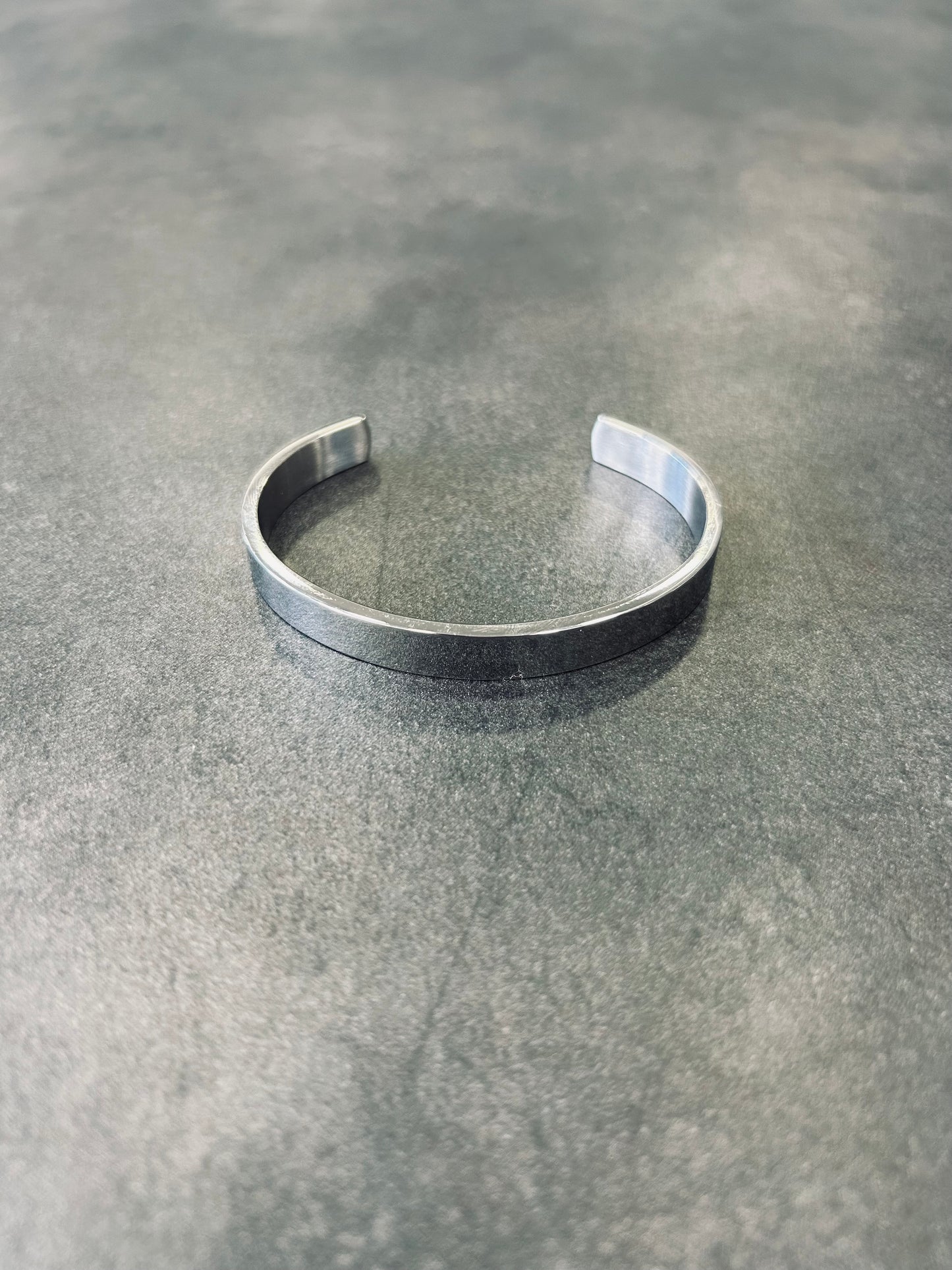 ΑΣΗΜΙ ΧΕΙΡΟΠΕΔΑ