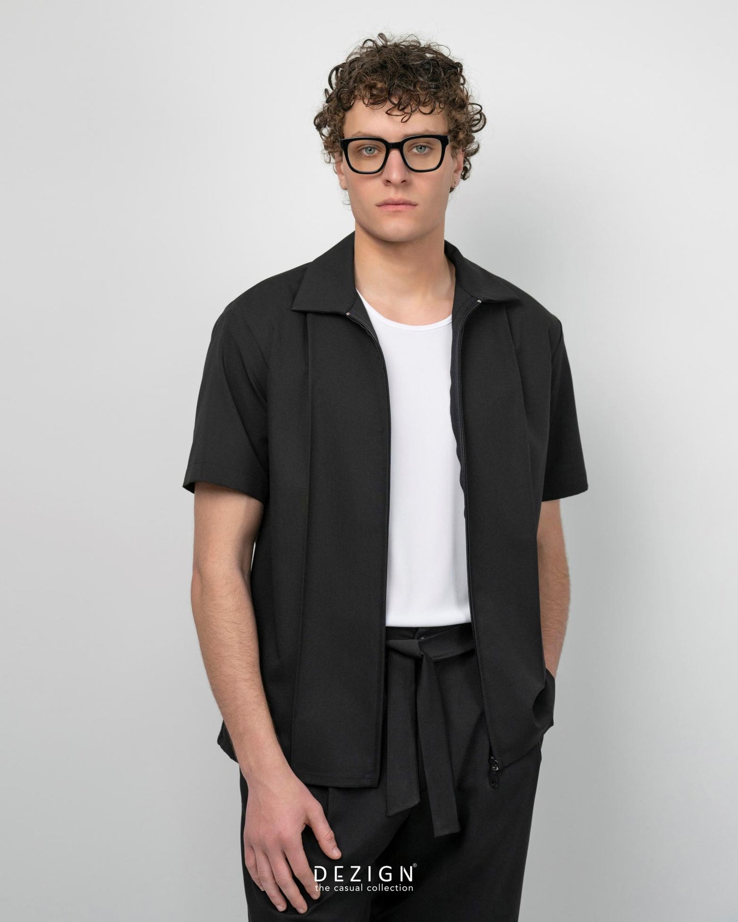 ΜΑΥΡΟ OVERSHIRT ΜΕ ΠΙΕΤΑ ΣΤΟΥΣ ΩΜΟΥΣ ΚΑΙ ΦΕΡΜΟΥΑΡ -DEZIGN